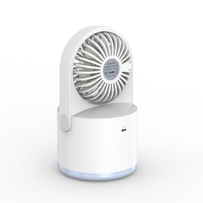 3 réglages de vitesse Chargement USB Tacit Bureau Petit ventilateur avec mini humidificateur à pulvérisation