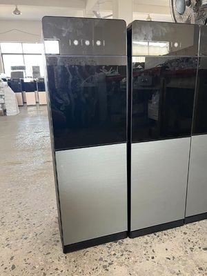 Installation de stand distributeur d'eau chaude froide chaude avec verrou de sécurité pour le bureau à domicile