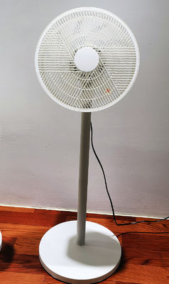 Ventilateur de refroidissement commercial à trois vitesses de vent Ventilateur piédestal Ventilateur STAND