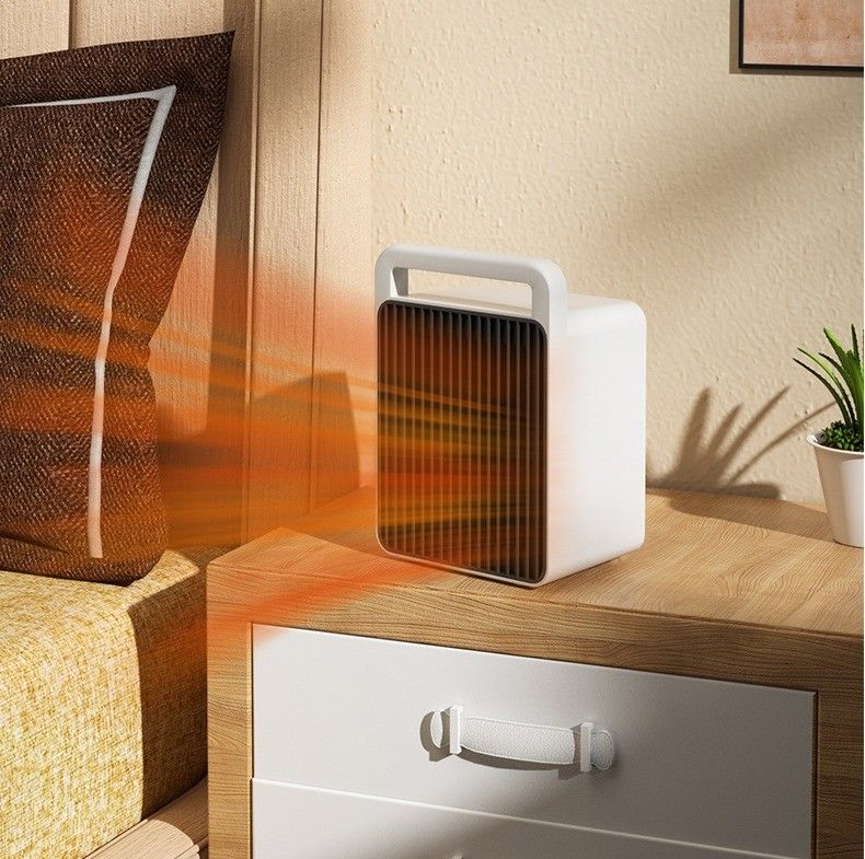 Appareils électriques de chauffage pour ordinateur de bureau Applications contrôlées par un ventilateur Applications de chauffage portable pour la maison